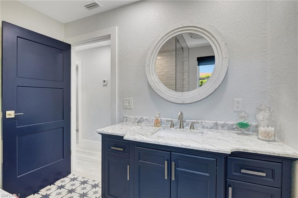 193 Cocohatchee ST, NAPLES FL 34110-14