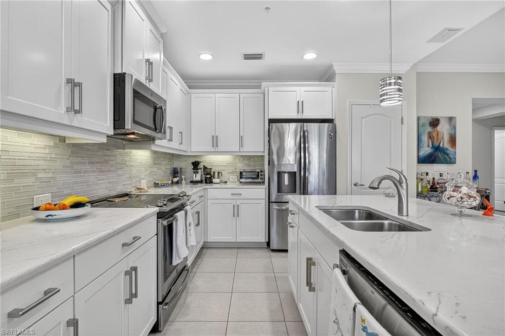 6960 Avalon CIR # 803, NAPLES FL 34112-9