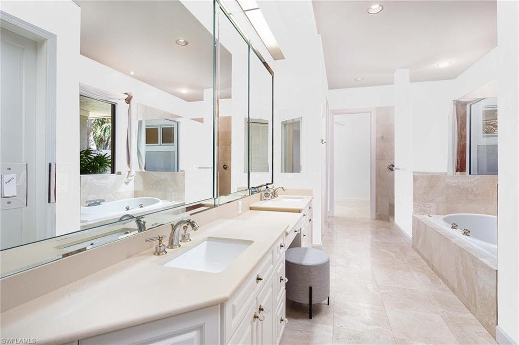 896 Barcarmil WAY, NAPLES FL 34110-18