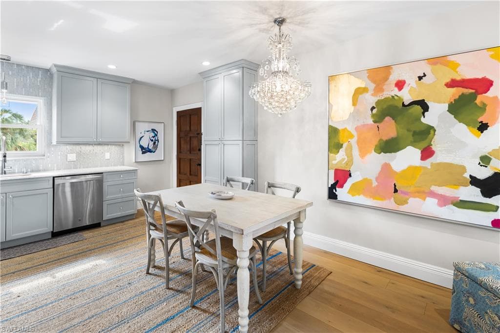 940 3rd ST S # 201, NAPLES FL 34102-6