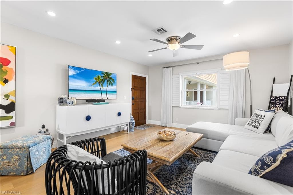 940 3rd ST S # 201, NAPLES FL 34102-3