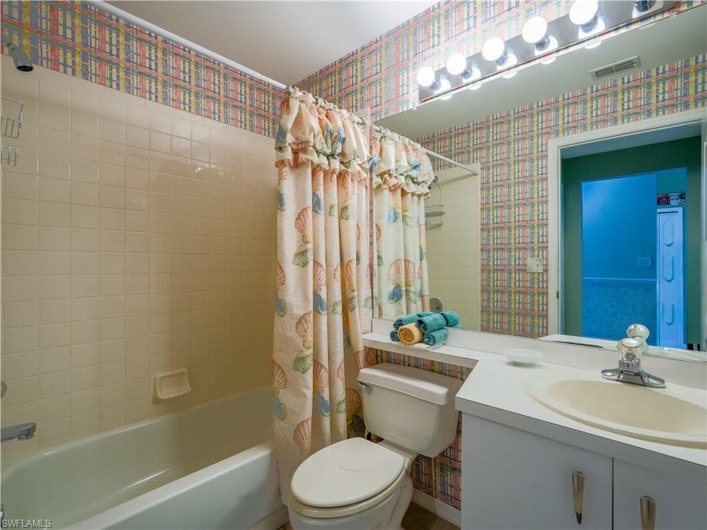 20730 Country Creek DR # 716, ESTERO FL 33928-18