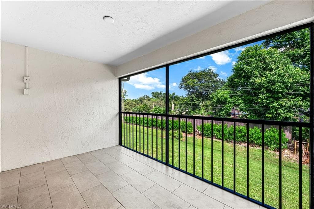 1155 Rosemary CT # B207, NAPLES FL 34103-19