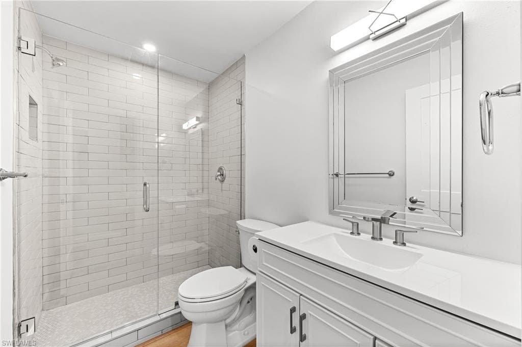 1155 Rosemary CT # B207, NAPLES FL 34103-17