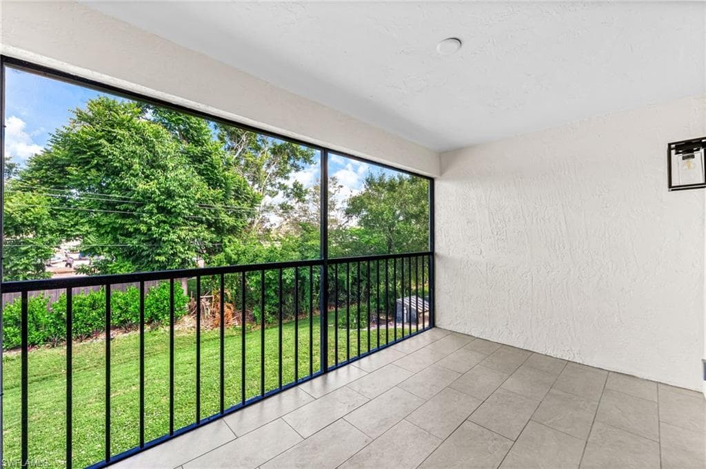 1155 Rosemary CT # B207, NAPLES FL 34103-20