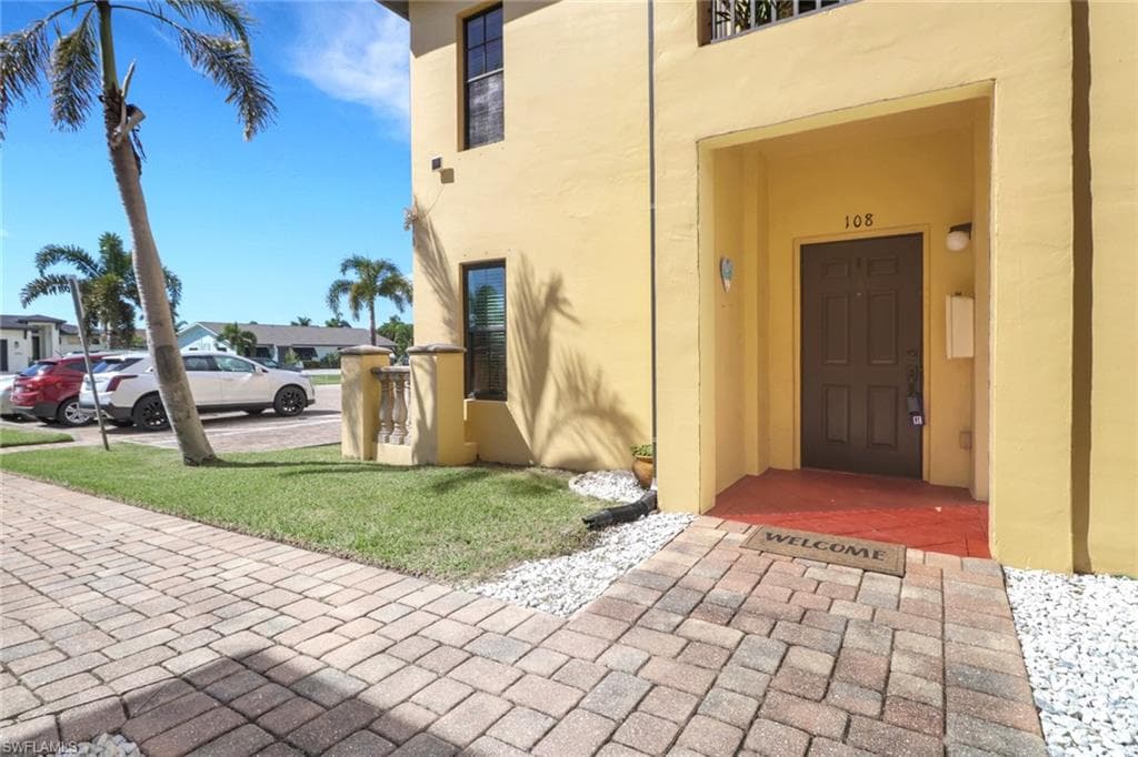5003 SW 16th PL 108-1