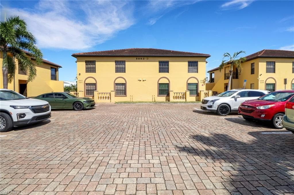 5003 SW 16th PL 108-4