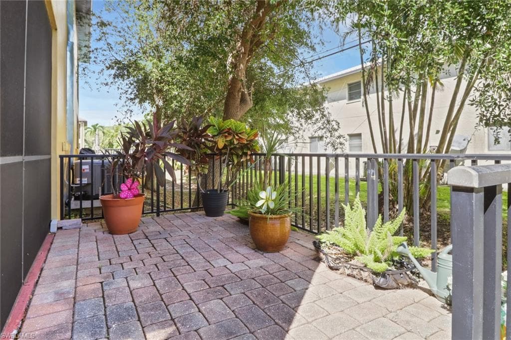 5003 SW 16th PL 108-23