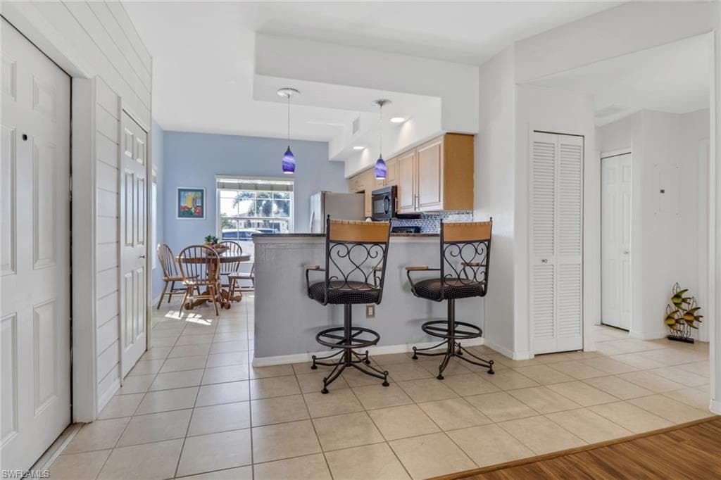 5003 SW 16th PL 108-9