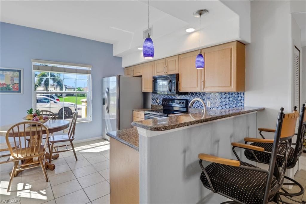 5003 SW 16th PL 108-10