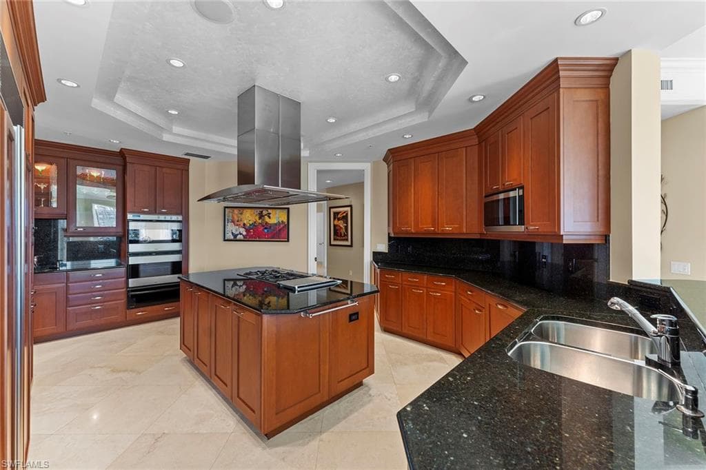 81 Seagate DR # 801, NAPLES FL 34103-22