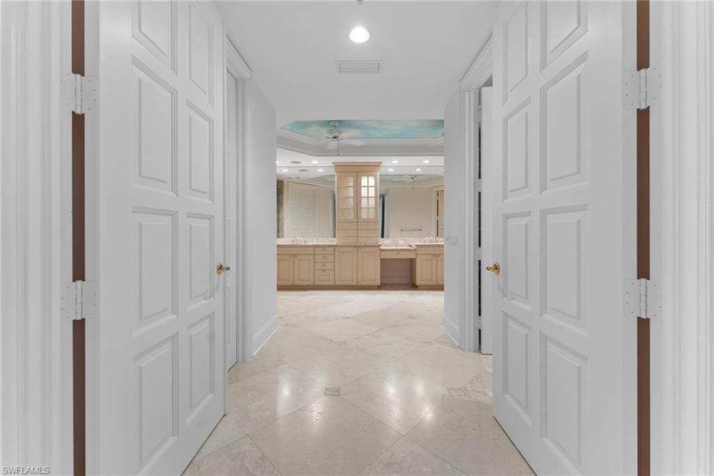 81 Seagate DR # 801, NAPLES FL 34103-16