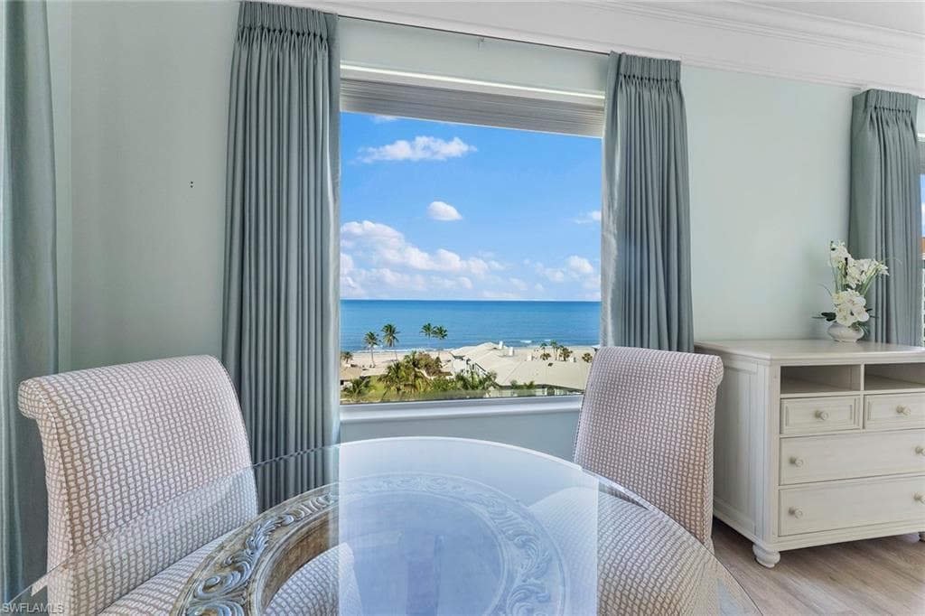 81 Seagate DR # 801, NAPLES FL 34103-14