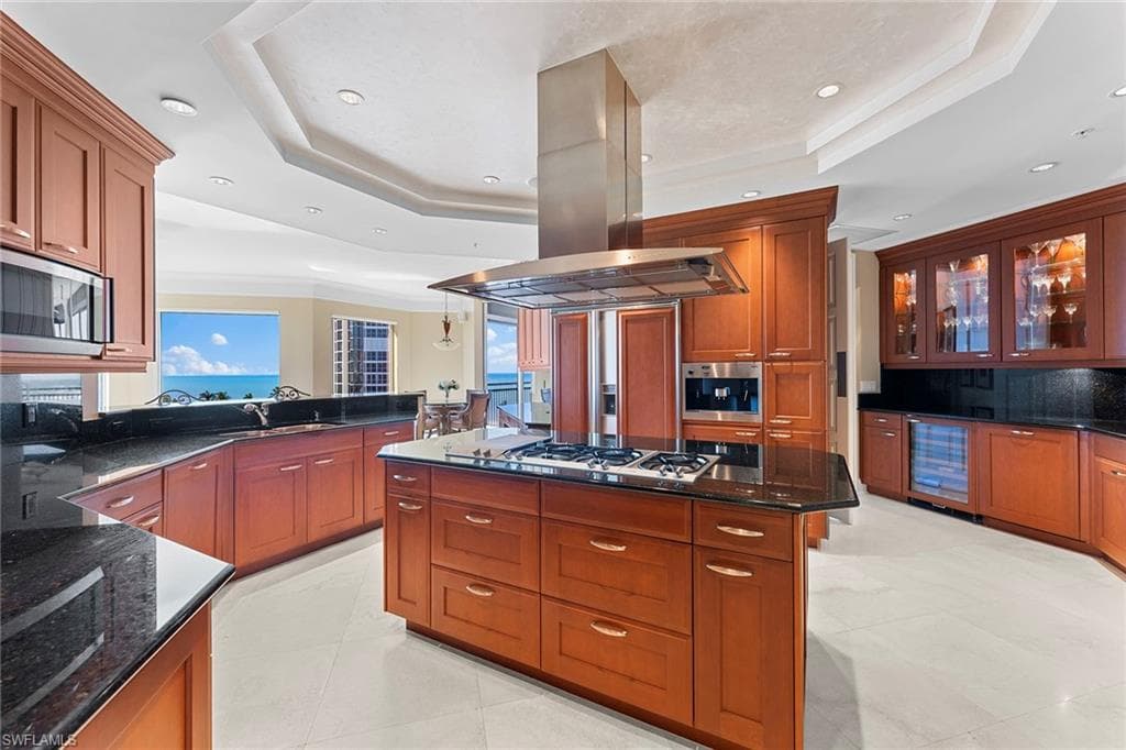 81 Seagate DR # 801, NAPLES FL 34103-20