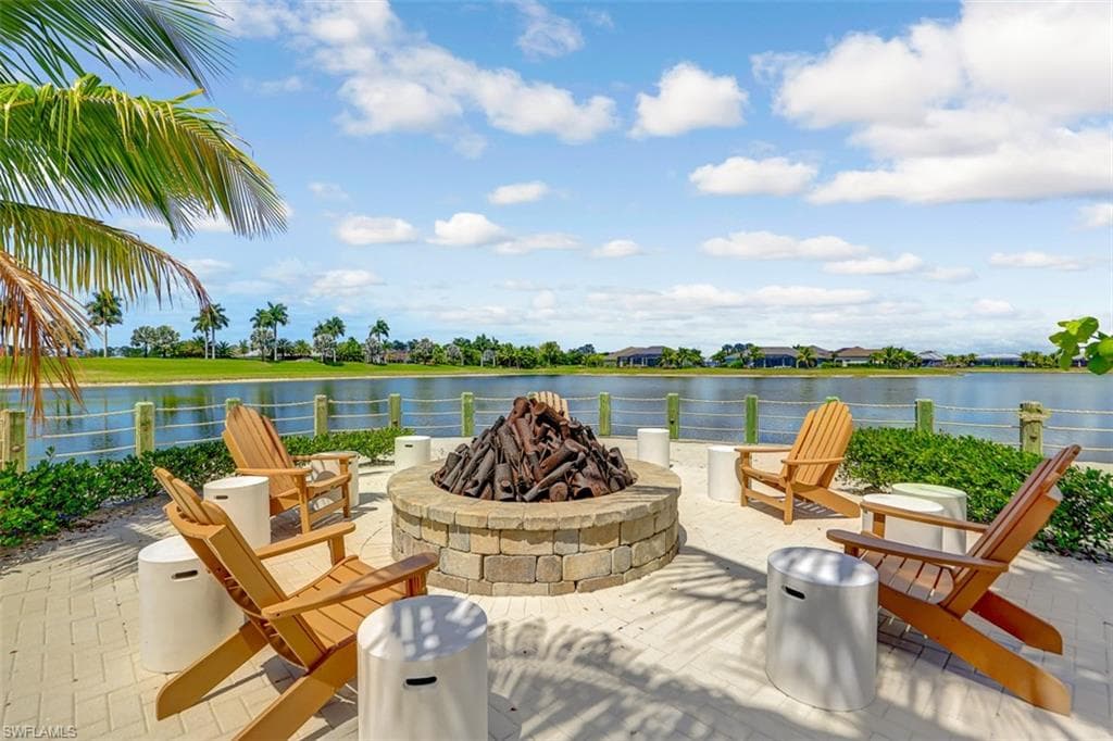 14663 Edgewater CIR, NAPLES FL 34114-23