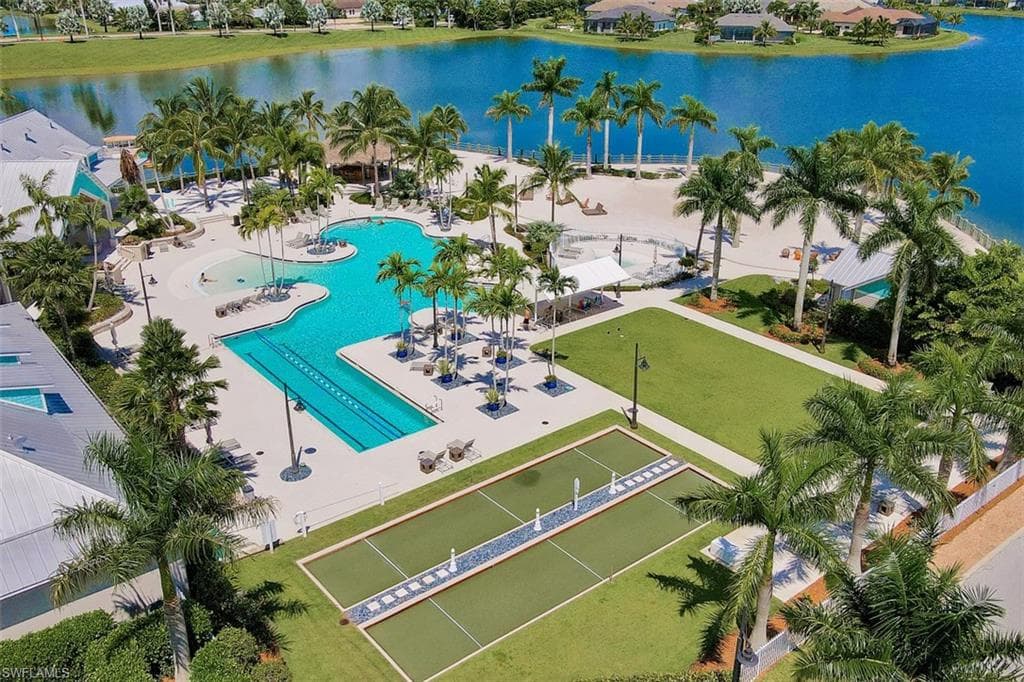 14663 Edgewater CIR, NAPLES FL 34114-32