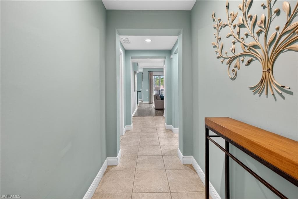 975 Sandpiper ST # A204, NAPLES FL 34102-11