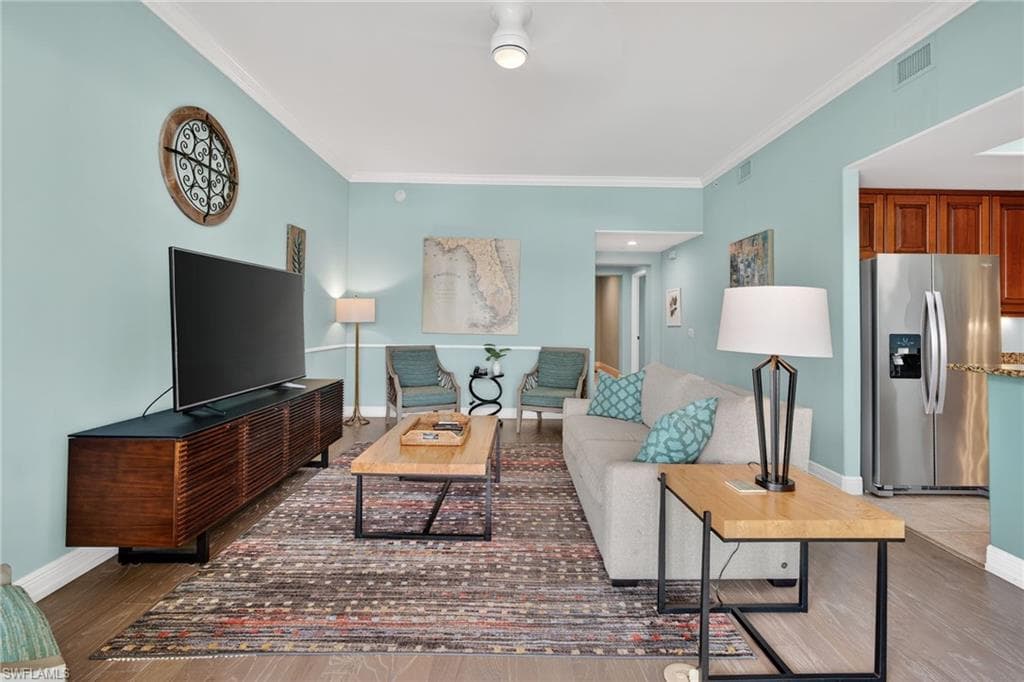 975 Sandpiper ST # A204, NAPLES FL 34102-2