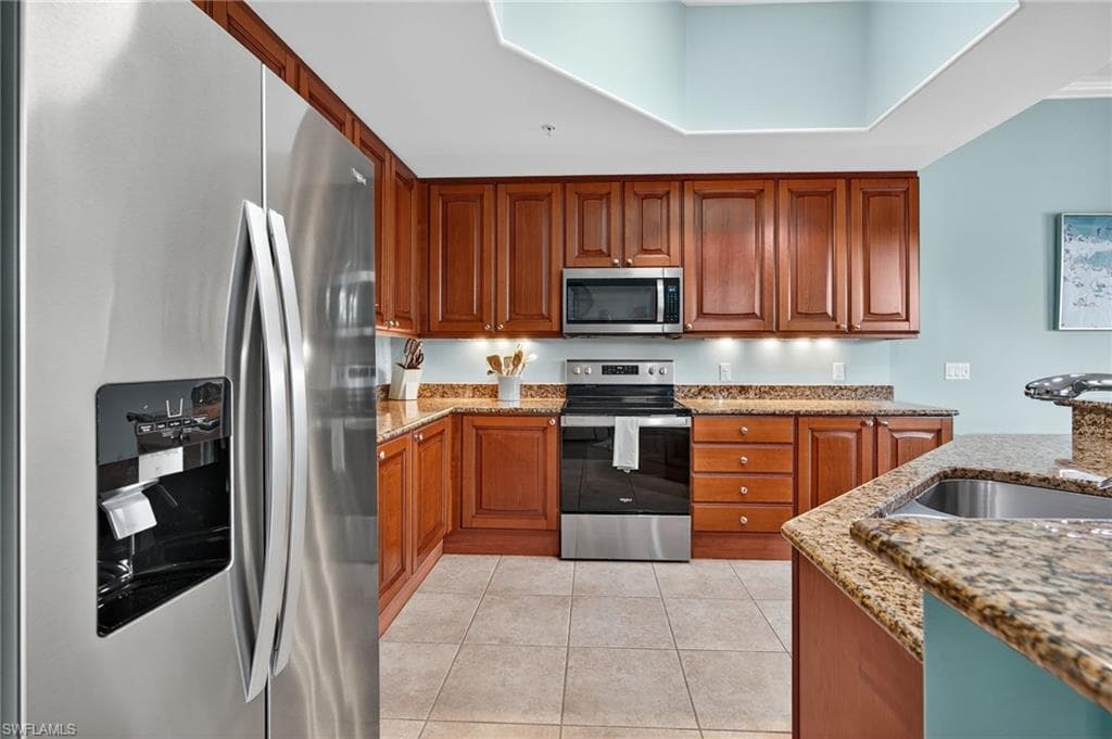 975 Sandpiper ST # A204, NAPLES FL 34102-10