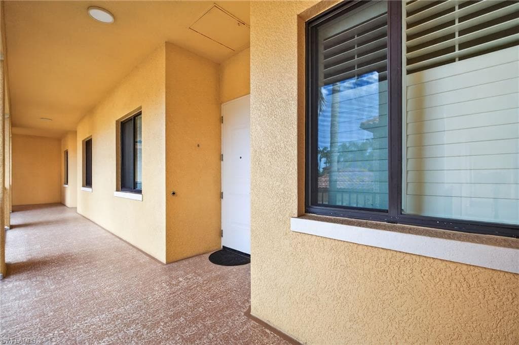 975 Sandpiper ST # A204, NAPLES FL 34102-18