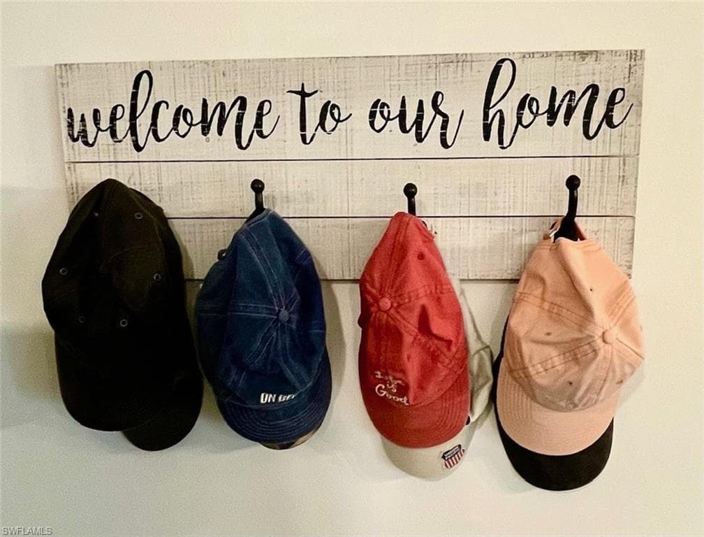 220 Derwent BLVD, FORT MYERS FL 33908-8