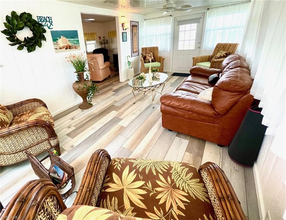 220 Derwent BLVD, FORT MYERS FL 33908-7