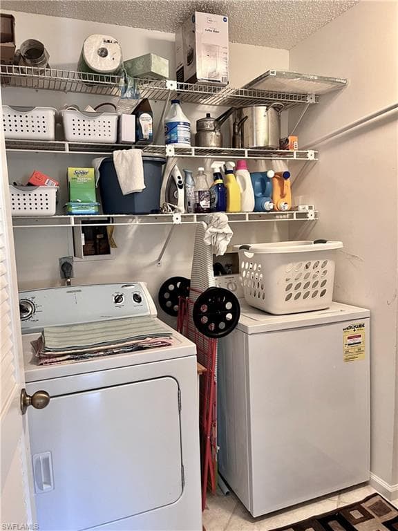 3685 Amberly CIR W # D305, NAPLES FL 34112-15