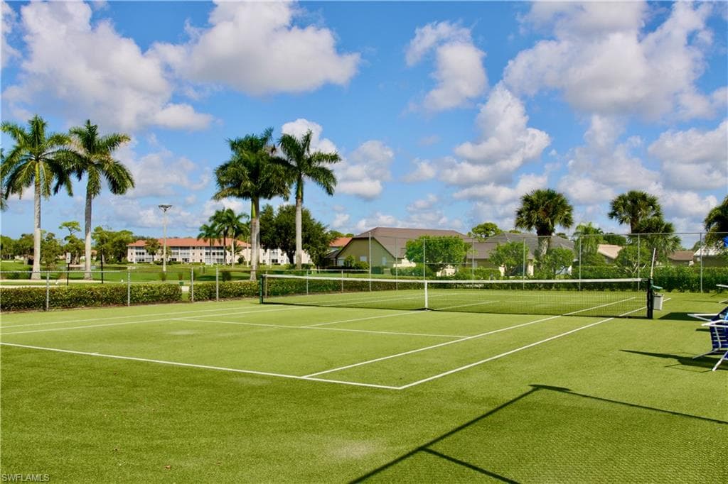 3685 Amberly CIR W # D305, NAPLES FL 34112-33