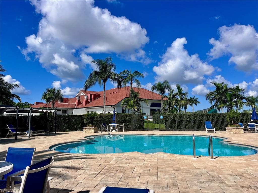 3685 Amberly CIR W # D305, NAPLES FL 34112-34