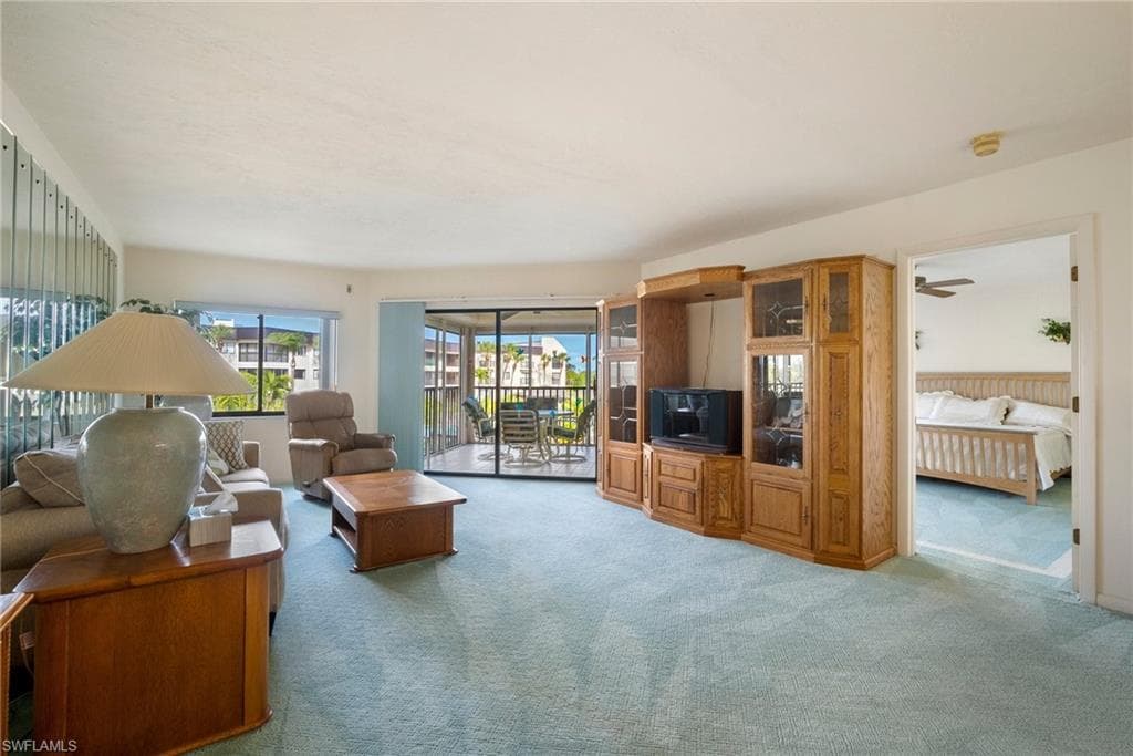 6979 Winkler RD # 325, FORT MYERS FL 33919-4