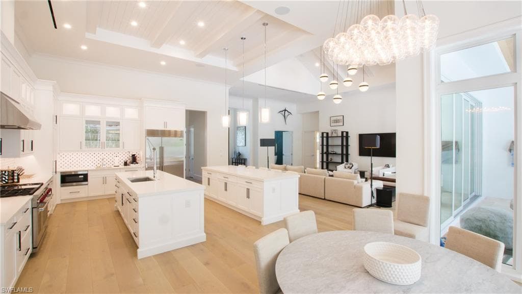 700 Wedge DR, NAPLES FL 34103-5