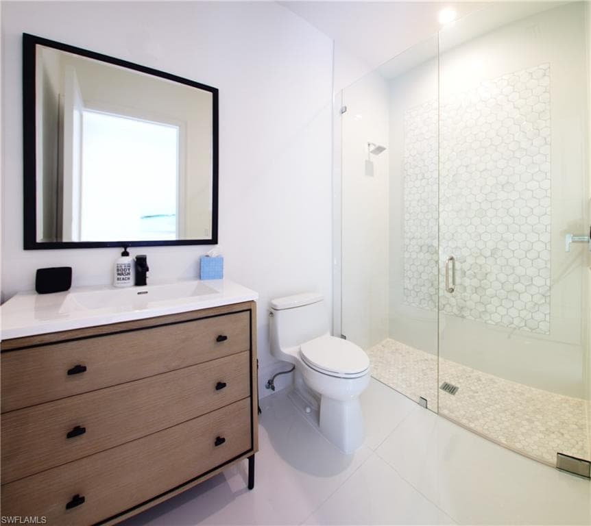 700 Wedge DR, NAPLES FL 34103-12