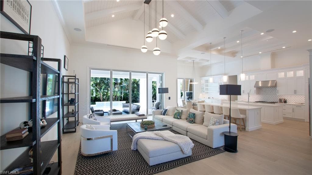 700 Wedge DR, NAPLES FL 34103-8