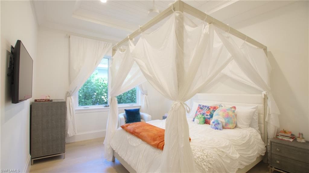 700 Wedge DR, NAPLES FL 34103-9