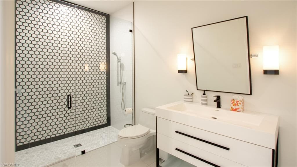 700 Wedge DR, NAPLES FL 34103-14