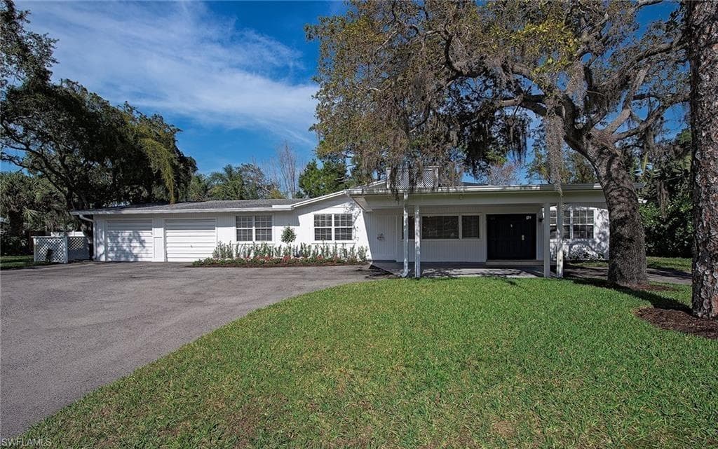 1281 Diana AVE, NAPLES FL 34103-3