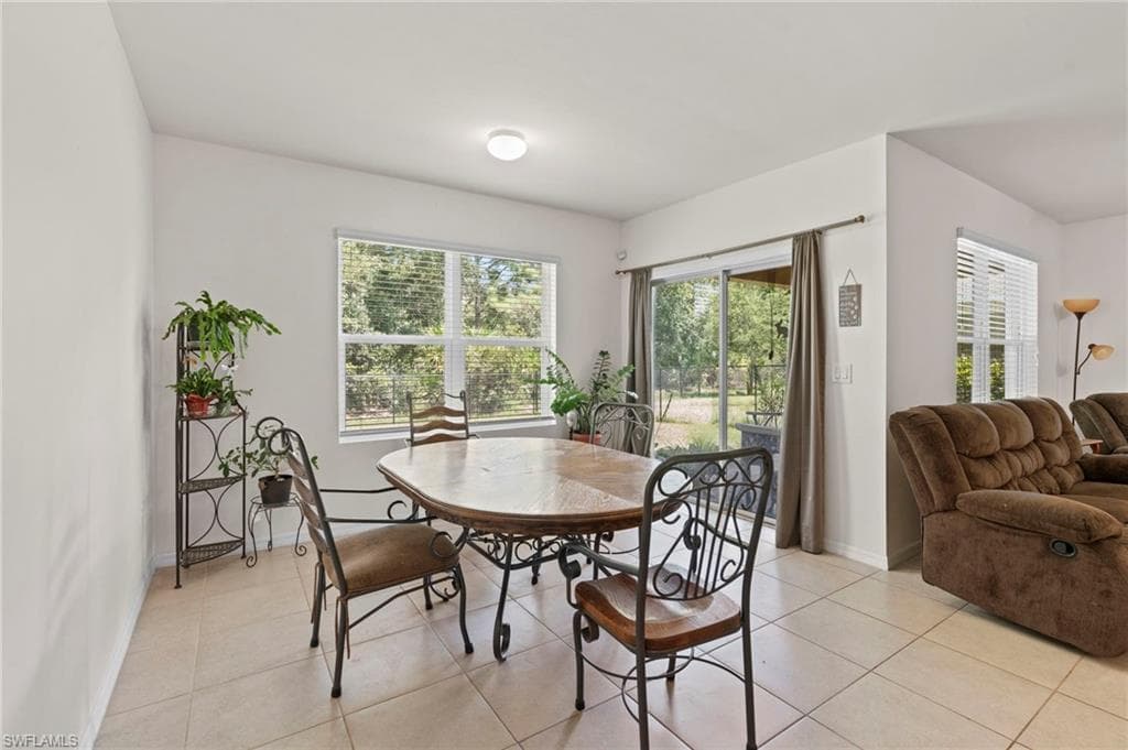 10564 Canal Brook LN, LEHIGH ACRES FL 33936-9