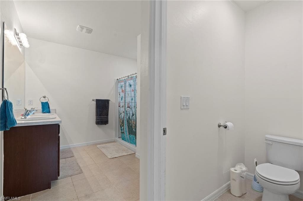 10564 Canal Brook LN, LEHIGH ACRES FL 33936-17