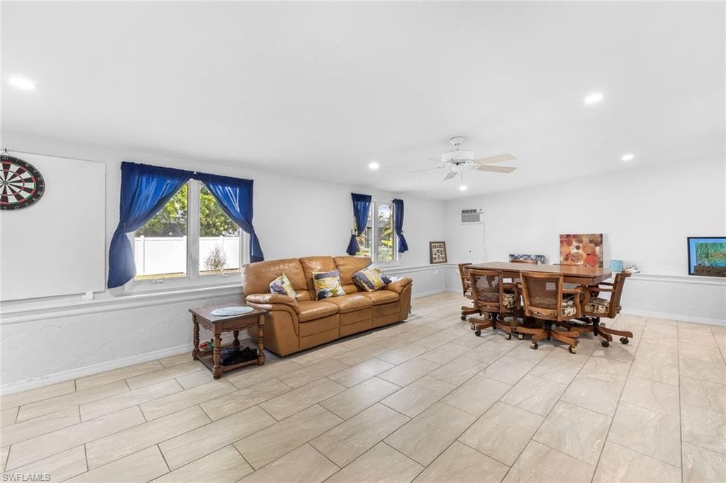 6118 Park RD, FORT MYERS FL 33908-7