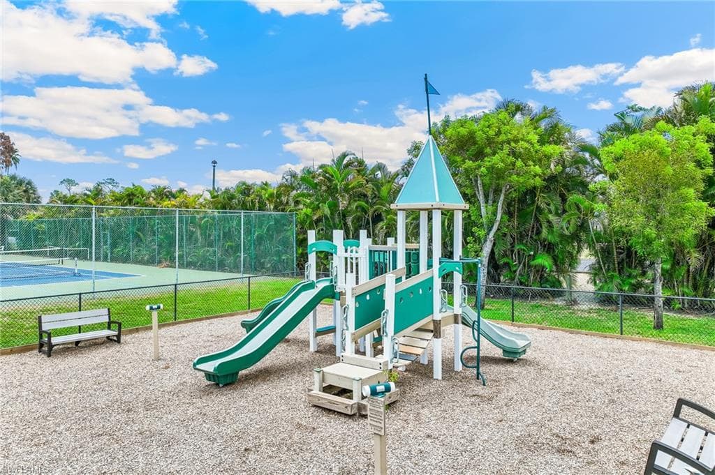 6118 Park RD, FORT MYERS FL 33908-20