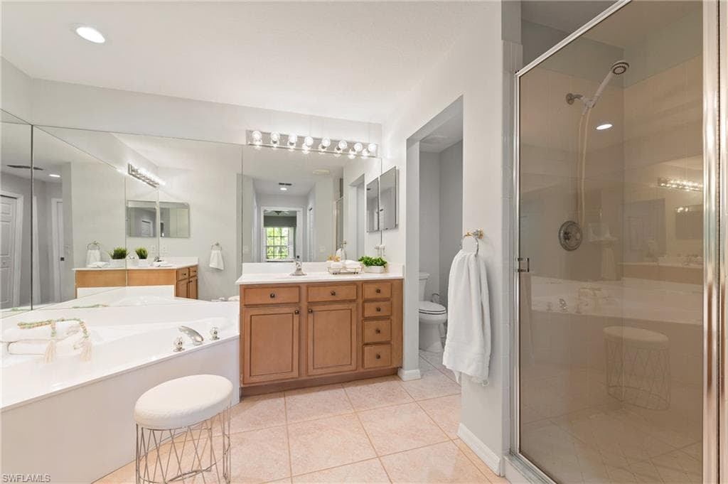 23320 Coconut Island DR # 202, ESTERO FL 34134-23