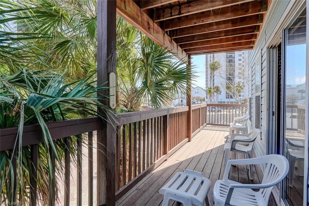 125 Gulfview AVE, FORT MYERS BEACH FL 33931-26