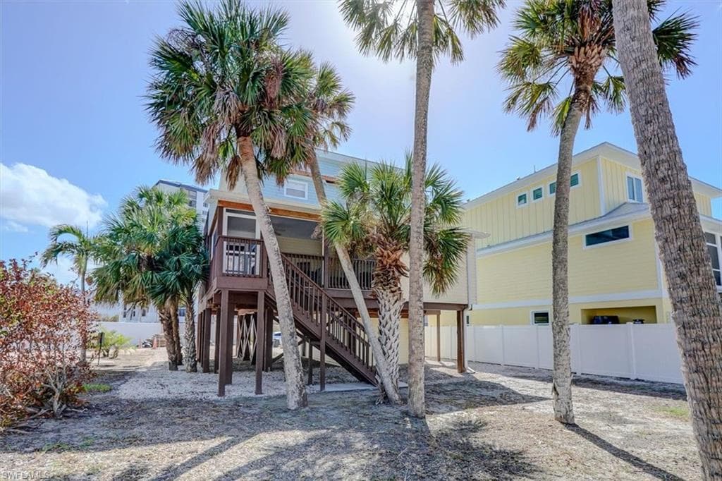 125 Gulfview AVE, FORT MYERS BEACH FL 33931-46