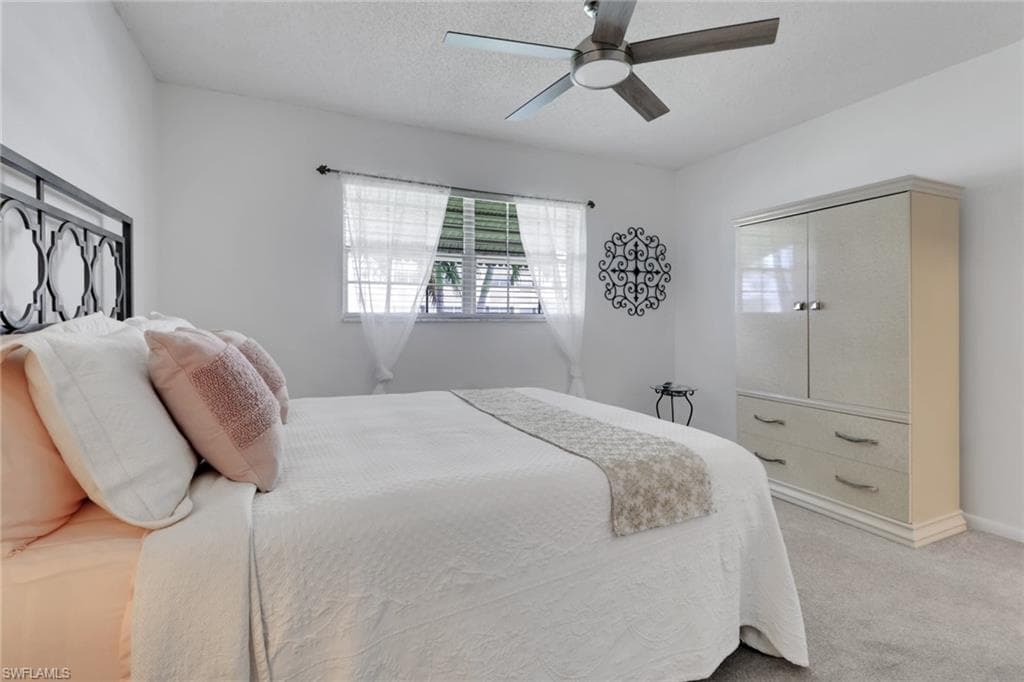 7032 Cedarhurst DR, FORT MYERS FL 33919-21