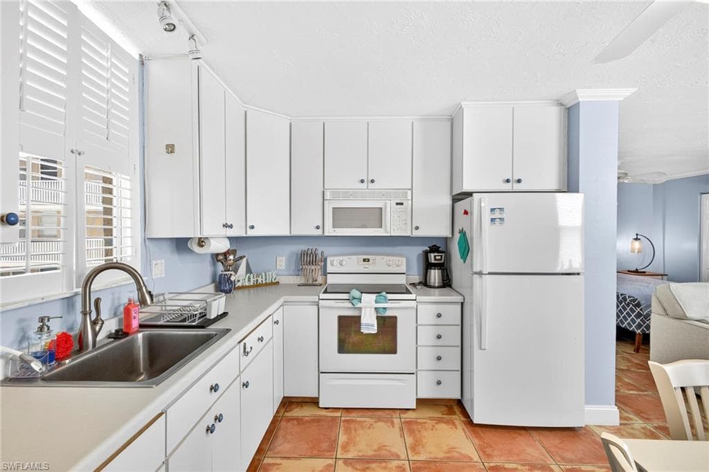 5700 Bonita Beach RD SW # 301, BONITA SPRINGS FL 34134-9