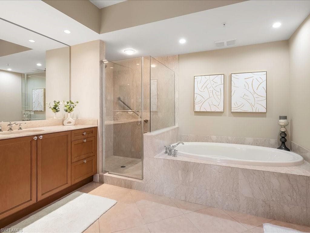 1050 BORGHESE LN 204-17