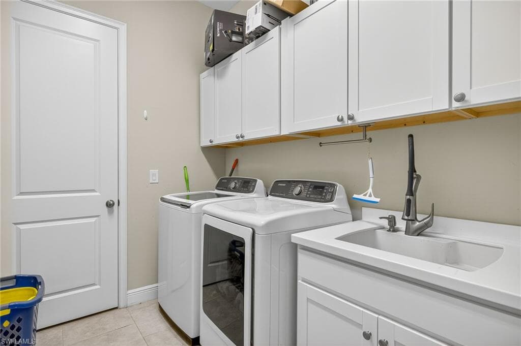 3604 Pilot CIR, NAPLES FL 34120-36