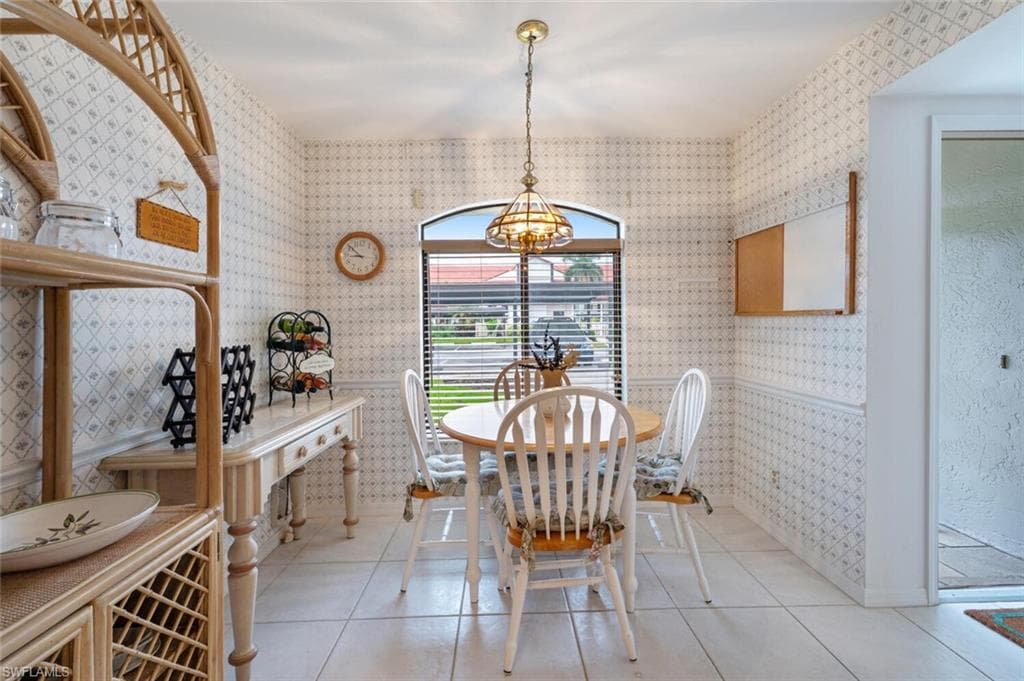 7300 Coventry CT # 606, NAPLES FL 34104-14