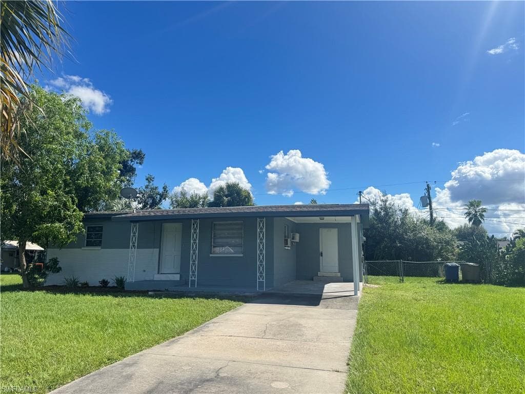4976 Howard ST, FORT MYERS FL 33905-1
