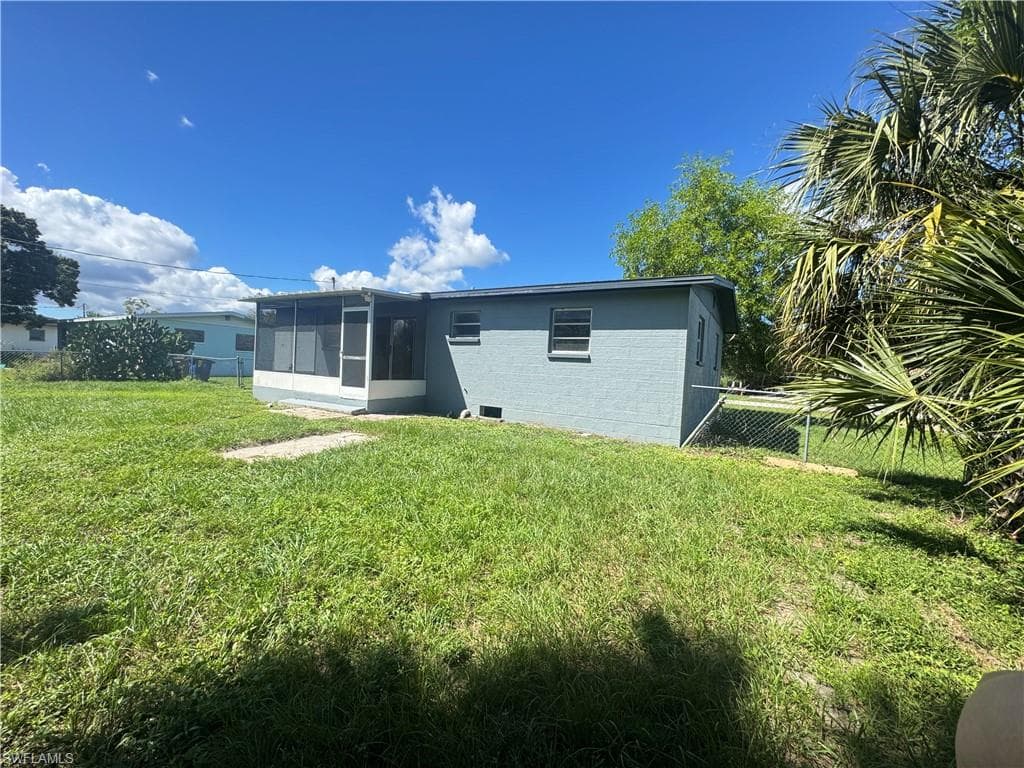4976 Howard ST, FORT MYERS FL 33905-16